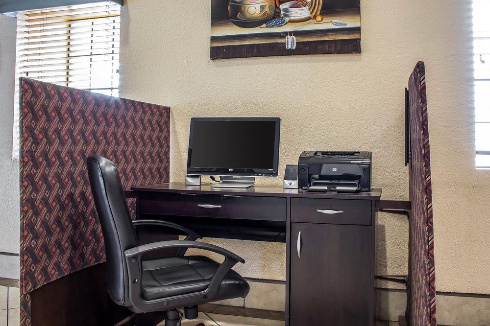 Clarion Pointe Winslow I-40 エクステリア 写真