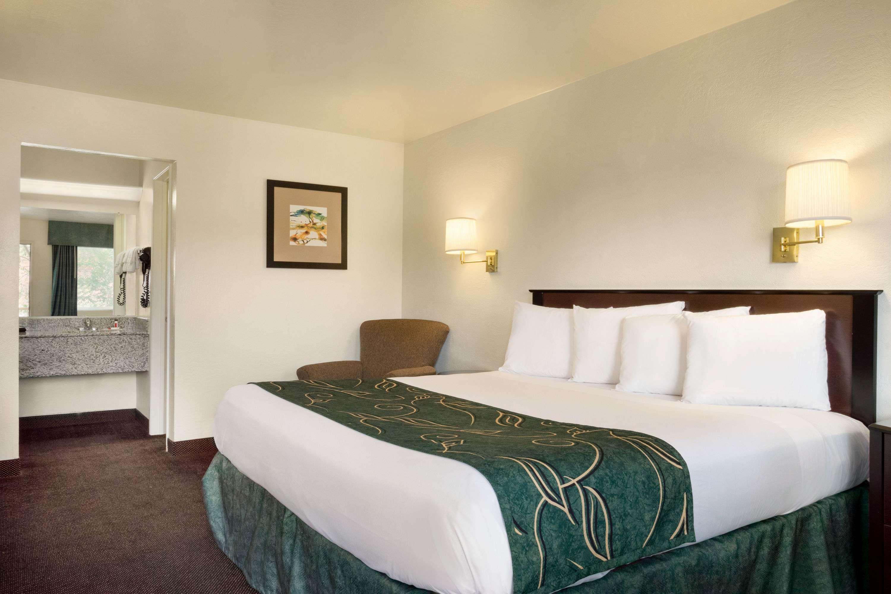 Clarion Pointe Winslow I-40 エクステリア 写真