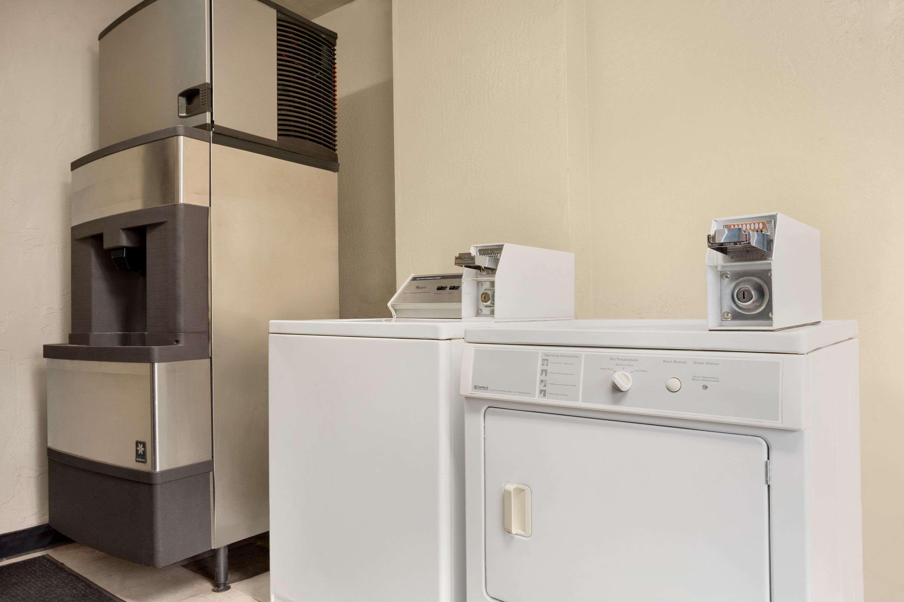 Clarion Pointe Winslow I-40 エクステリア 写真