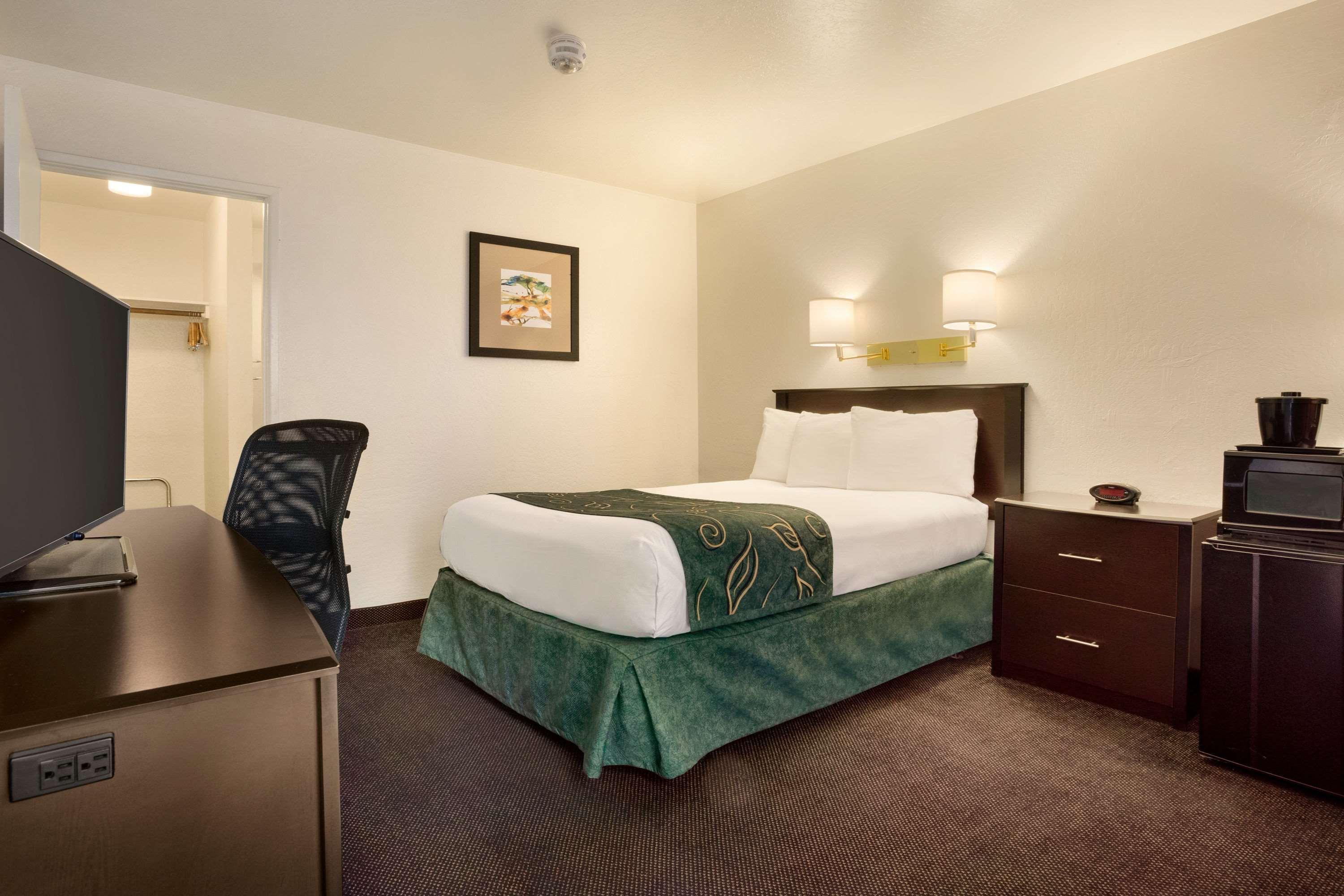 Clarion Pointe Winslow I-40 エクステリア 写真