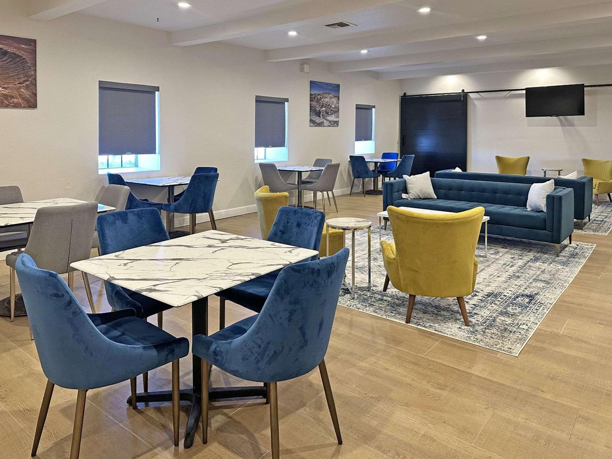 Clarion Pointe Winslow I-40 エクステリア 写真