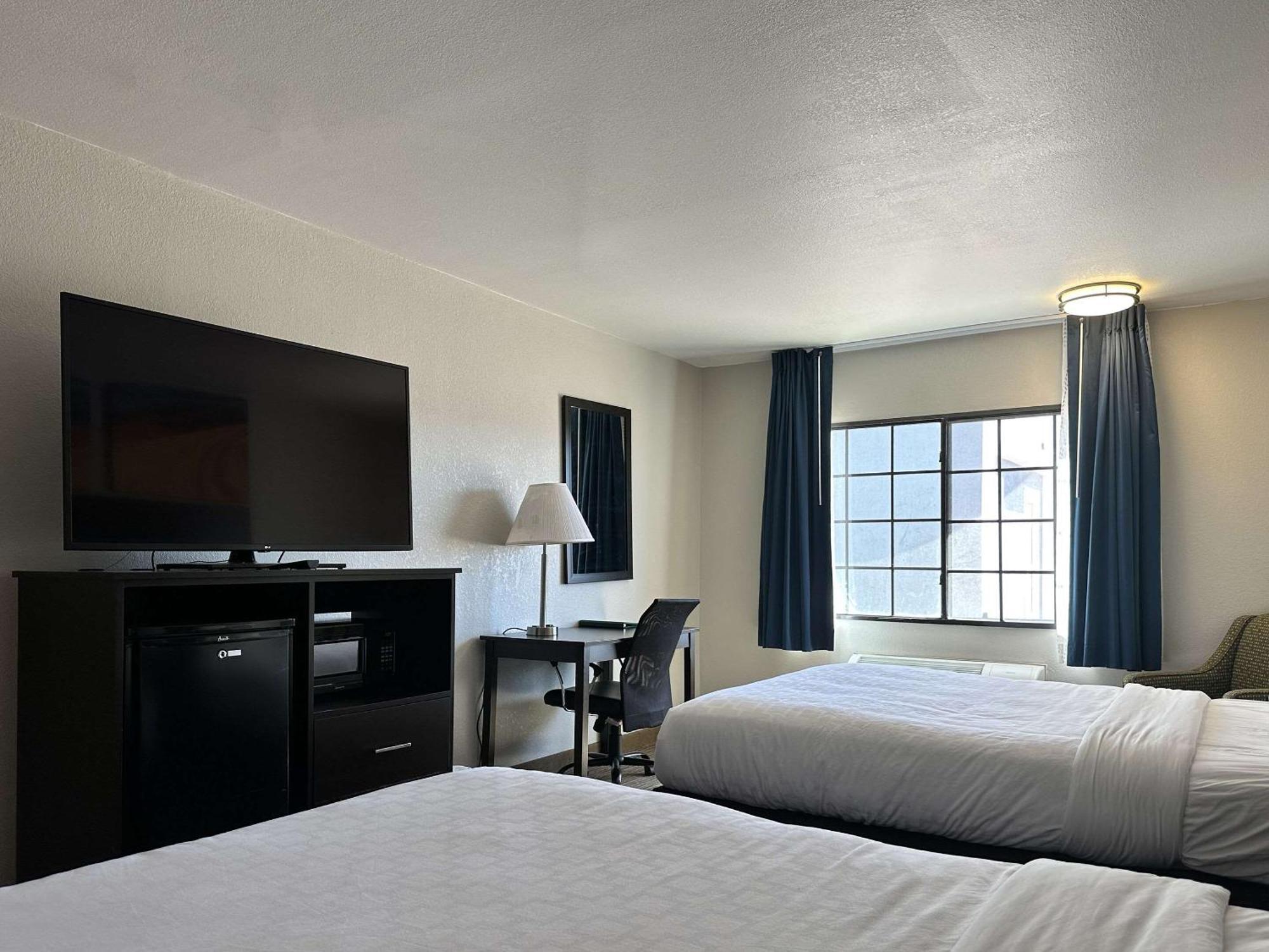 Clarion Pointe Winslow I-40 エクステリア 写真